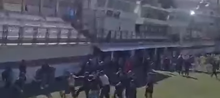 Εικόνες ντροπής στον Κορυδαλλό: Σκληρά επεισόδια στον φιλανθρωπικό αγώνα Προοδευτική - Ολυμπιακός U19 (video)