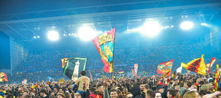 Λανς: Στήθηκε πάρτι στον αγωνιστικό χώρο μετά την πρόκριση στον τελικό του Κυπέλλου Γαλλίας! (video)