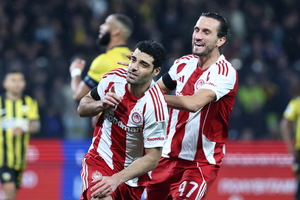 ΑΕΚ – Ολυμπιακός 1-1: Ο Ταρέμι «πάγωσε» τη Νέα Φιλαδέλφεια στην εκπνοή και το ντέρμπι κορυφής έληξε χωρίς νικητή (video)