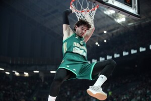 Συναγερμός στον Παναθηναϊκό με Όσμαν: Τραυματίστηκε στο ματς με την Ντουμπάι BC ο Τούρκος