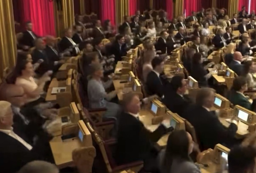 Μουντιάλ 2026: Την είδαν... Βίκινγκς και στη Βουλή της Νορβηγίας (video)