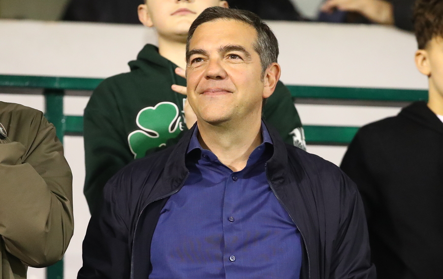 Παναθηναϊκός - Ολυμπιακός: Γιάννης Βαρδινογιάννης, Τσίπρας και... πολλοί άλλοι στη Λεωφόρο για το ιστορικό ντέρμπι «αιωνίων» (pics + video)