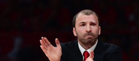 Μαρκοϊσβίλι: «Δεν είναι εύκολο να παίζουμε με 10 παίκτες»