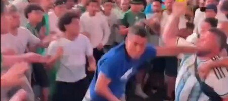 Μουντιάλ 2026: Άγριο ξύλο μεταξύ Αργεντινών και Αλγερινών στην Times Square (video)