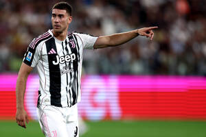 Γιουβέντους: Προσπαθεί να βρει τη «χρυσή τομή» με τον Βλάχοβιτς, θετικός στο να ανανεώσει ο Σέρβος