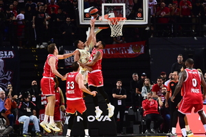 Ολυμπιακός - Φενέρμπαχτσε 61-64: «Λύγισε» από τις απουσίες, ξέμεινε από δυνάμεις