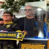Η Ναύπακτος «ντύθηκε» στα κιτρινόμαυρα για να υποδεχθεί το τρόπαιο της ΑΕΚ (video)