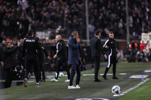 ΠΑΟΚ - Παναθηναϊκός: Αποχώρησε με το σφύριγμα της λήξης ο Λουτσέσκου - Στο πλευρό του πατέρα του