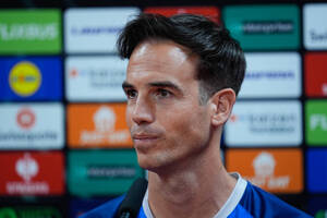 Πέρεθ: «Η ΑΕΚ αμύνεται και επιτίθεται καλά»