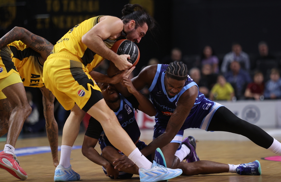 ΑΕΚ - Μύκονος 84-79: Κέρδισε τη... μάχη, στρέφεται στο BCL (videos)