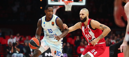 Παραμένει για ακόμη έναν χρόνο στη Βαλένθια ο Μουρ