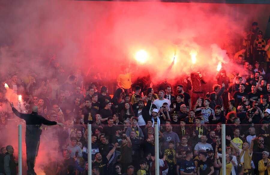 ΑΕΚ: Πανικός στην πρόβα τζενεράλε ενόψει ΠΑΟΚ από χιλιάδες οπαδούς της! (pics)