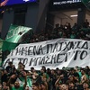 Συνθήματα κατά Λιόλιου και Τσαρούχα στο ΟΑΚΑ