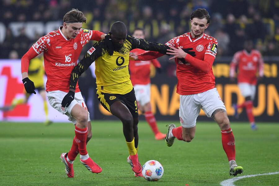 Οριακά φαβορί η Μάιντζ