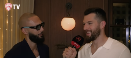 Ολυμπιακός: Πίτερς, Τζόουνς, Βεζένκοβ και Λαρεντζάκης έγιναν δημοσιογράφοι και πήραν συνέντευξη από τους συμπαίκτες τους! (video)