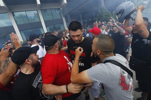 Ολυμπιακός - Παναθηναϊκός: Οι φίλοι των Πειραιωτών αποθέωσαν την ομάδα τους (photos)