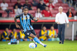 Τετέ: Δέχεται κριτική και στην Γκρέμιο