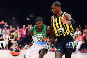 Μπακς: Άφησαν ελεύθερο των Χέιζ-Ντέιβις, σε 48 ώρες κρίνεται το μέλλον στο ΝΒΑ