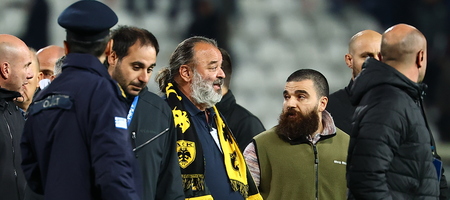 ΠΑΟΚ - ΑΕΚ: Ένταση και τετ α τετ Ηλιόπουλου με Γιώργο Σαββίδη (video)