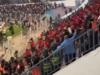 Σκηνές χάους σε αγώνα στο Μαρόκο: Το γήπεδο μετετράπη σε... πεδίο μάχης! (video)