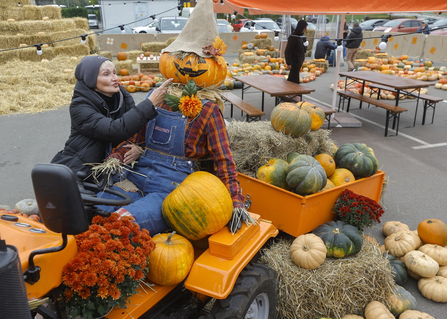Halloween 2026: Πότε γιορτάζεται, τι συμβολίζει και γιατί σκαλίζουμε κολοκύθες