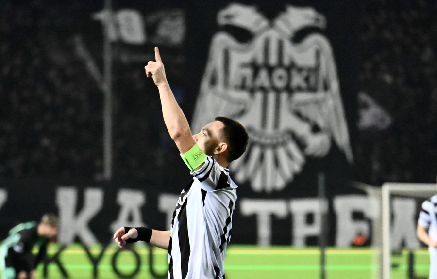 Για ακόμη μία έκπληξη ο «Δικέφαλος» μέσα σε βαρύ κλίμα