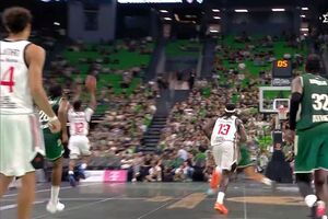 Το φοβερό buzzer του Ουόκερ στη λήξη του ημιχρόνου (video)