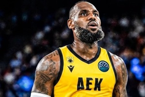 Το BCL ψήνει τον Λεμπρόν Τζέιμς να έρθει στην Ευρώπη και του φοράει φανέλες ομάδων του