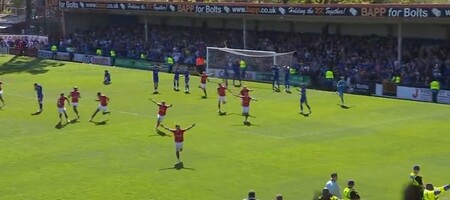 Νάσιοναλ Λιγκ: Χιτσκοκικό φινάλε στο ντέρμπι ανόδου - Γκολ στο 90+5', εισβολή οπαδών για πανηγυρισμούς και ισοφάριση-μαχαιριά στο 90+13'! (video)