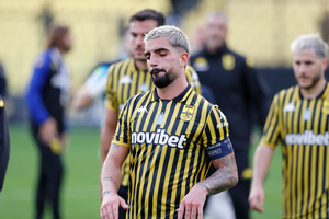 Άρης: Στα… κάγκελα οι οπαδοί των «κίτρινων, τα «έχωσαν» σε παίκτες και Καρυπίδη μετά την ισοπαλία με τον Αστέρα Aktor!