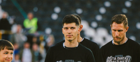 Παρτιζάν: Φόρεσαν μπλουζάκια για τους αδικοχαμένους φίλους του ΠΑΟΚ