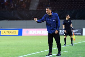 Κέρκεζ: «Σούπερ αν παραμείνει ο Μπάκου»
