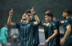 Λεβαδειακός – Αστέρας Aktor 3-1: «Χόρευαν» στη βροχή και ισοπέδωσαν και τους Αρκάδες οι φοβεροί και τρομεροί Βοιωτοί! (video)