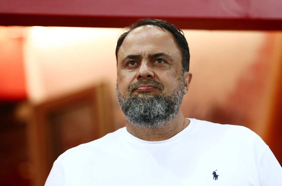 Μήνυμα Μαρινάκη στους παίκτες: «Ζήσατε μία απάτη απόψε, στην έδρα μας αν χρειαστεί θα βάλουμε και 15 γκολ και θα προκριθούμε»