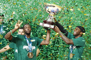 Επέστρεψε στην Αθήνα με το Κύπελλο στα χέρια και χαμόγελα στα χείλη ο θριαμβευτής Παναθηναϊκός!