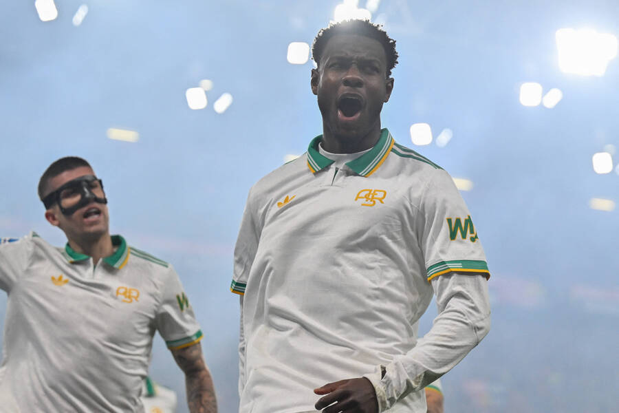 Ερίζουν για Εβάν Ντικά Μπαρτσελόνα, Μάντσεστερ Γιουνάιτεντ και Τότεναμ