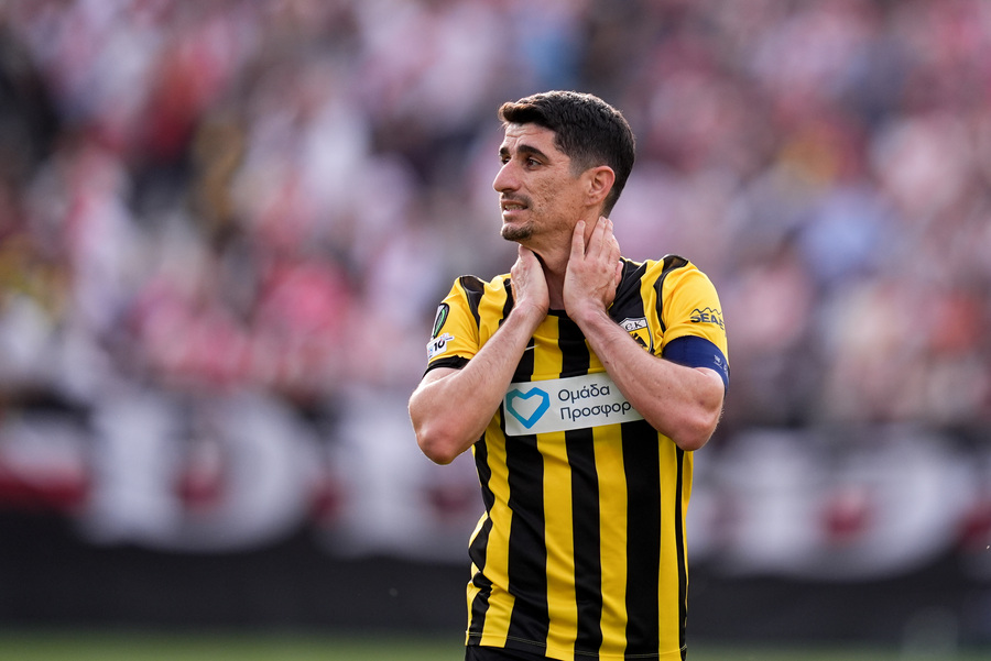 ΑΕΚ: Μυϊκό πρόβλημα ο Μάνταλος, τι γίνεται με Μαρίν