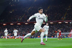 Νότιγχαμ: Πανηγύρισε την πιο εμφατική νίκη της ιστορίας της στο «Άνφιλντ»