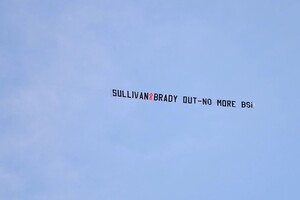 Γουέστ Χαμ: «Κράξιμο» στη διοίκηση με πανό σε αεροπλάνο