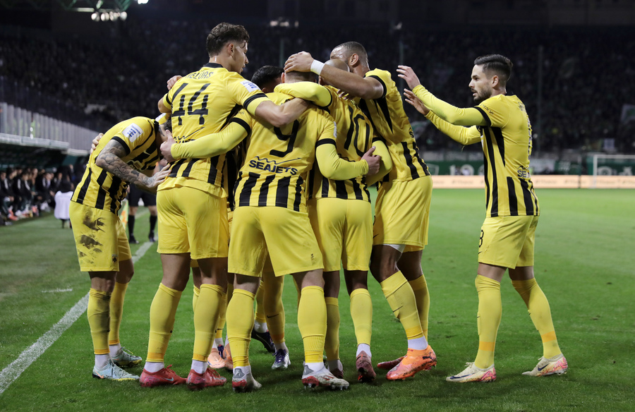 Παναθηναϊκός – ΑΕΚ 2-3: «Άλωσε» τη Λεωφόρο με σούπερ Γιόβιτς και ψαλίδισε τις ελπίδες των «πράσινων» για πρωτάθλημα η Ένωση! (video)