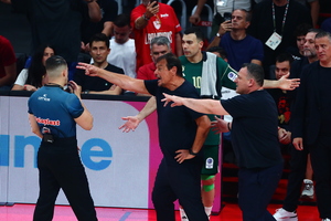 Ολυμπιακός - Παναθηναϊκός: Απολογήθηκε ο βοηθός του Αταμάν για το game 3
