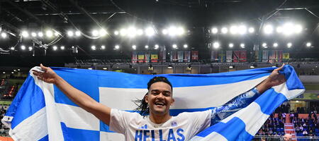 Καραλής: «Έχω την αγάπη όλης της Ελλάδας, θέλω να κάνω παγκόσμιο ρεκόρ» (video)