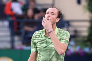 Μεντβέντεφ: Γνώρισε ντροπιαστικό αποκλεισμό με διπλό bagel στο Μόντε Κάρλο και διέλυσε τη ρακέτα του! (video)