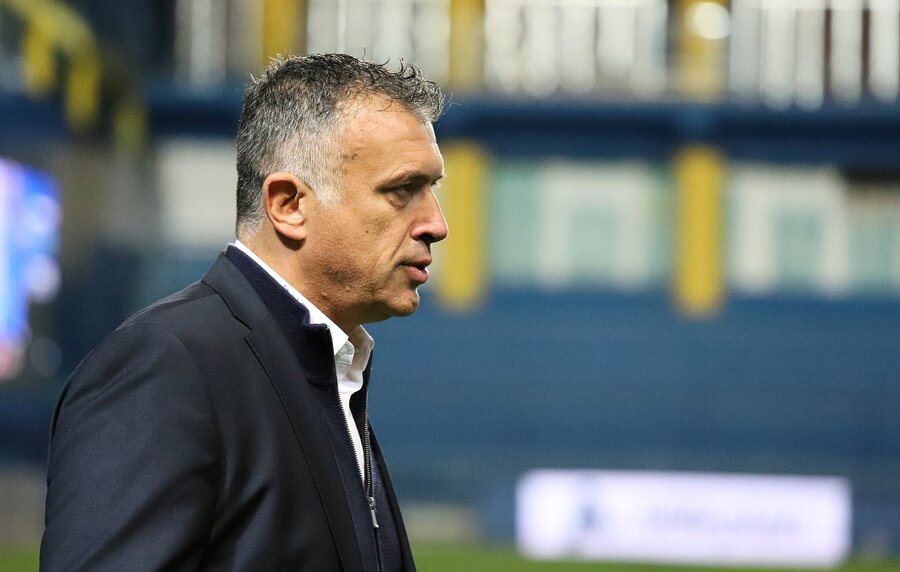 Παναιτωλικός: «Κλειστά χαρτιά» από Αναστασίου ενόψει του κομβικού αγώνα με τον Άρη, δεν ανακοινώθηκε αποστολή