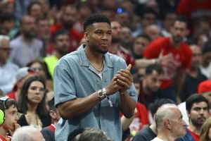 «ESPN»: «Δεν προκύπτουν σοβαρές συζητήσεις μεταξύ Αντετοκούνμπο και Σέλτικς»