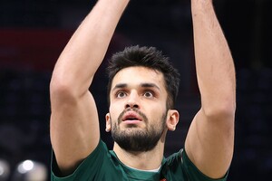 Γιούρτσεβεν: Αποθέωση από Κερ