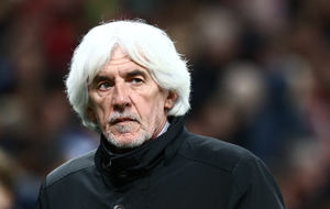 Mozzart: «Μαύρη γάτα» ο Γιοβάνοβιτς για τη Σερβία