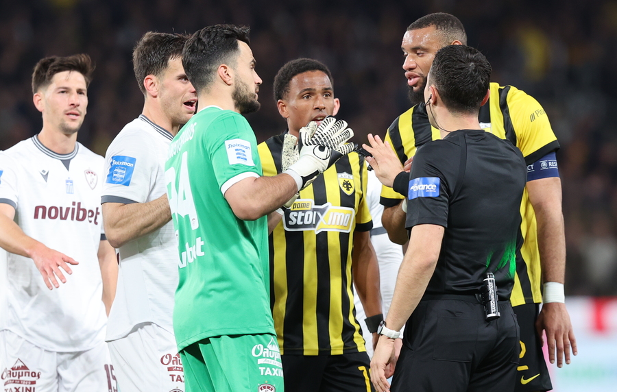 ΑΕΚ – ΑΕΛ Novibet: Ο Πολυχρόνης έδωσε πέναλτι υπέρ της Ένωσης αλλά το πήρε πίσω (video)