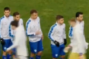 Η Κ21 της Βοσνίας αρνήθηκε να κάνει χειραψία με τους παίκτες του Ισραήλ ως ένδειξη διαμαρτυρίας (video)