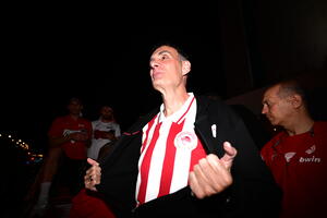 Ολυμπιακός: Απάντησε στον Παναθηναϊκό με... Μπαρτζώκα (video)